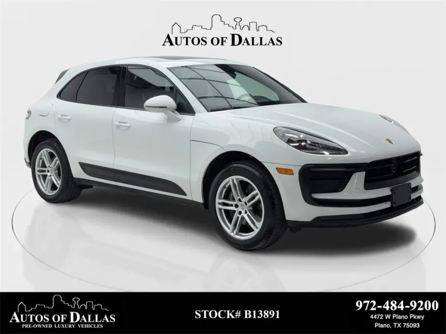 2024 Porsche Macan T photo 1