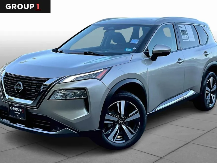 2022 Nissan Rogue SL photo 1