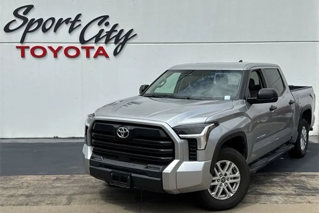 2024 Toyota Tundra SR5 CrewMax photo 1