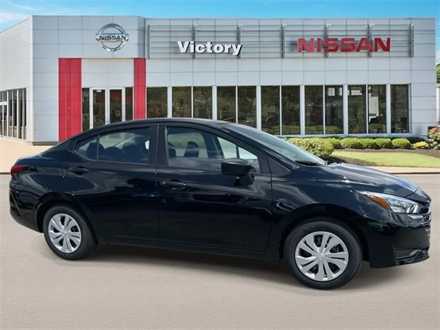 2025 Nissan Versa 1.6 S photo 1