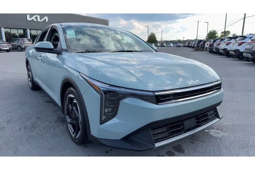 2025 Kia K4 EX photo 1