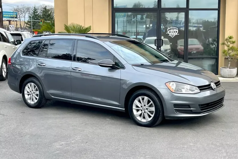 2016 Volkswagen Golf SportWagen TSI Limited TDI SEL photo 1