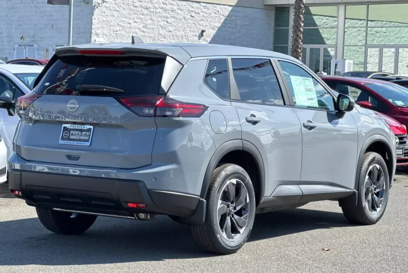 2026 Nissan Rogue SV photo 1