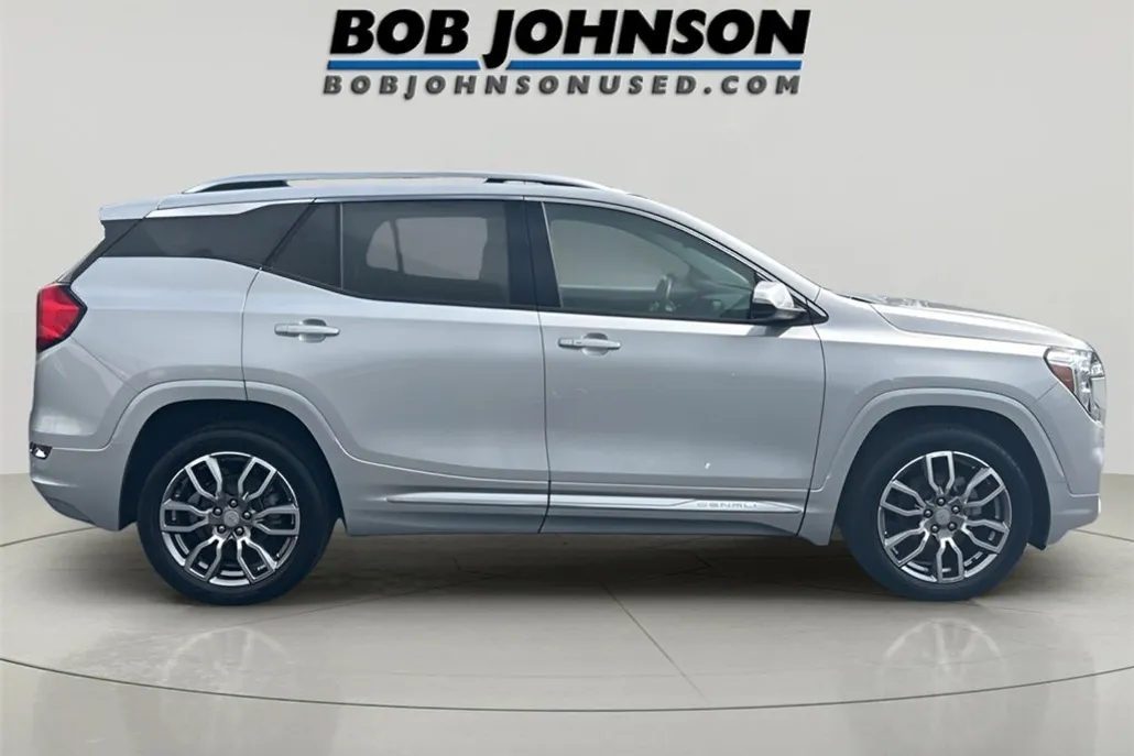 2022 Gmc Terrain Denali photo 1