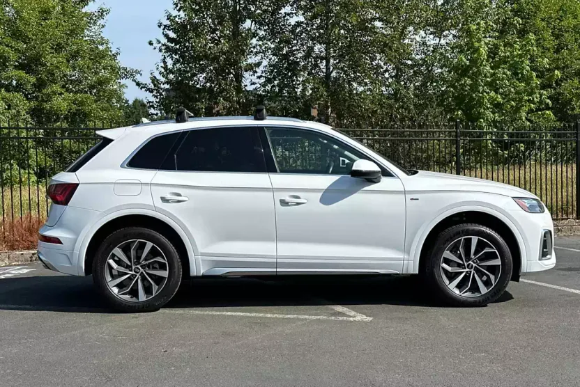 2024 Audi Q5 45 TFSI S line Premium Plus photo 1