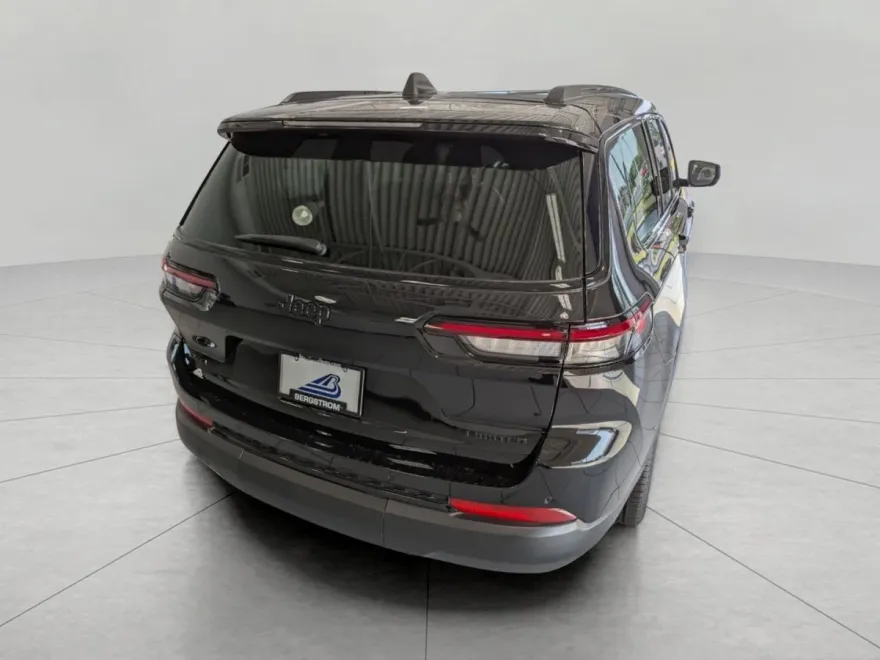 2025 Jeep Grand Cherokee Limited photo 1