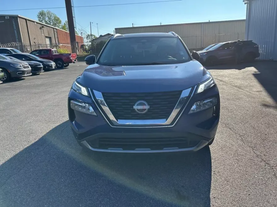 2023 Nissan Rogue SL photo 1