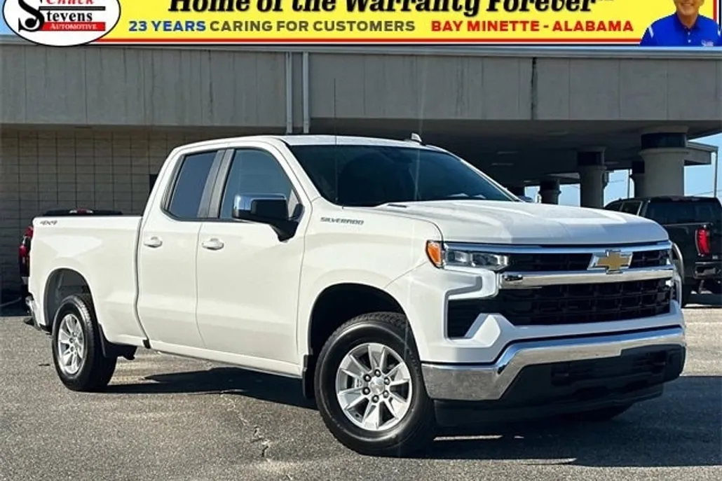 2025 Chevrolet Silverado 1500 LT photo 1
