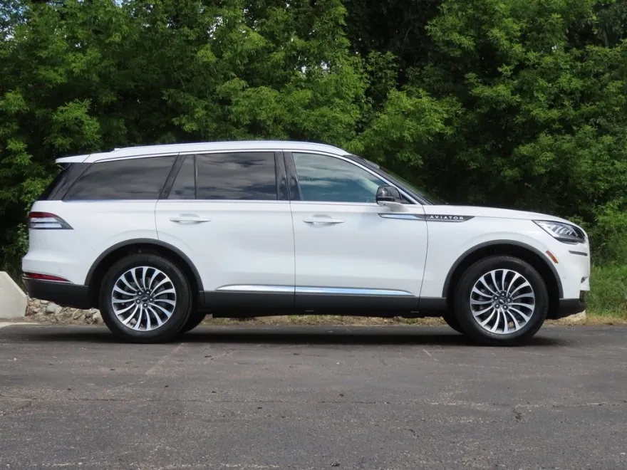 2023 Lincoln Aviator Reserve photo 1