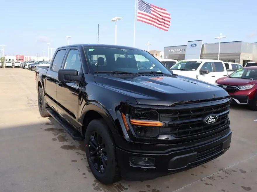 2025 Ford F-150 XLT photo 1