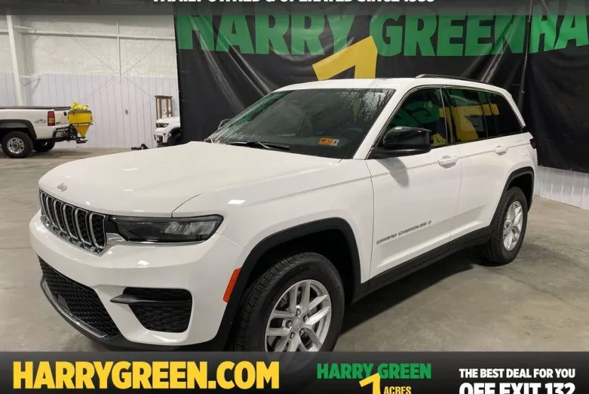 2025 Jeep Grand Cherokee Laredo photo 1