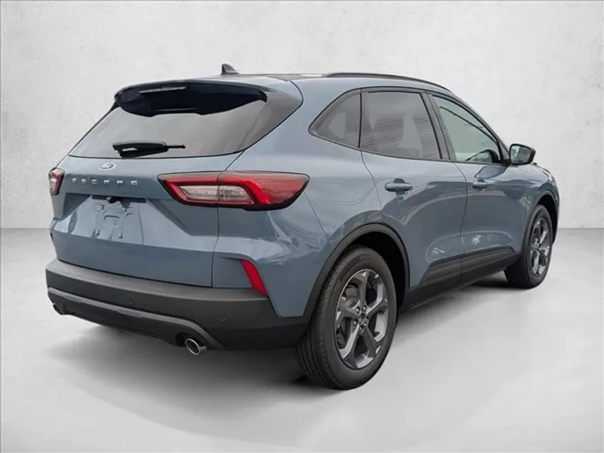 2026 Ford Escape ST-Line photo 1
