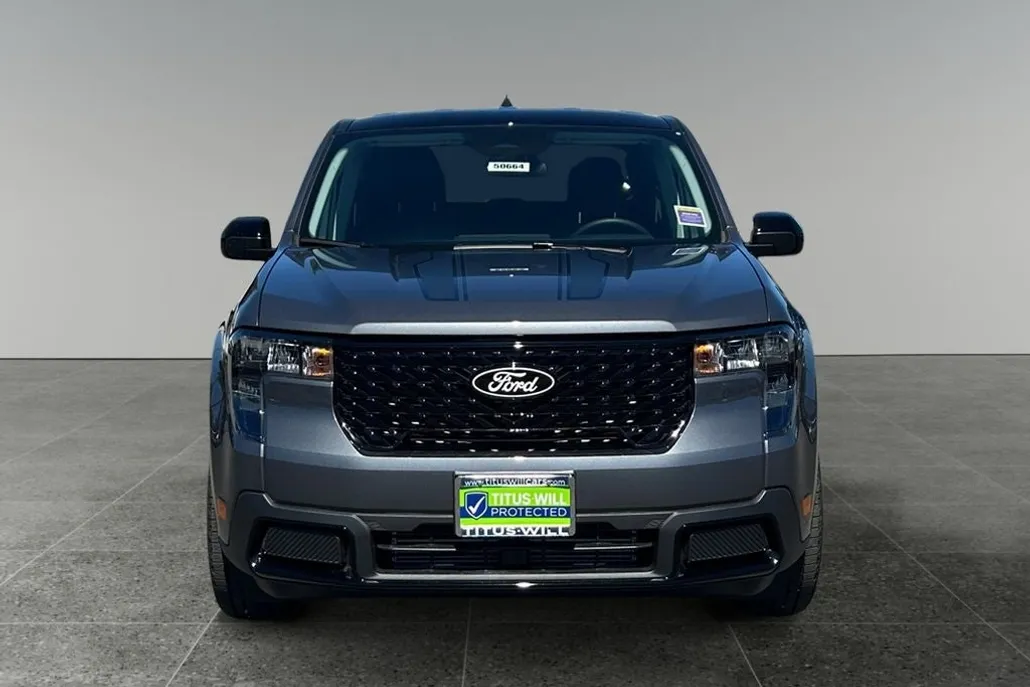 2025 Ford Maverick XLT photo 1