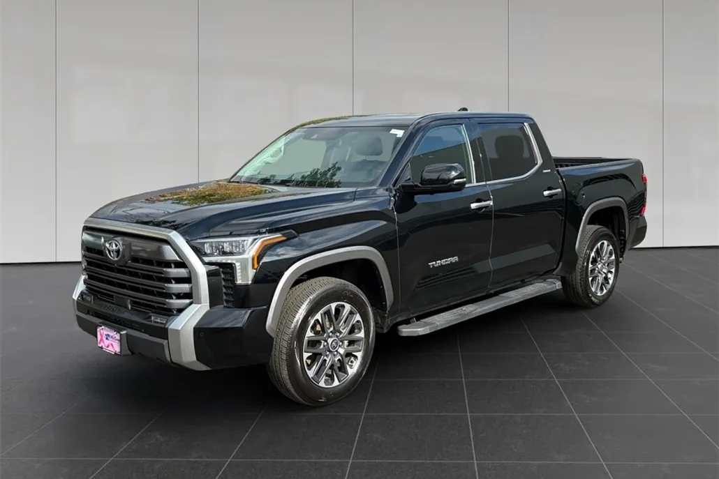 2023 Toyota Tundra Limited photo 1