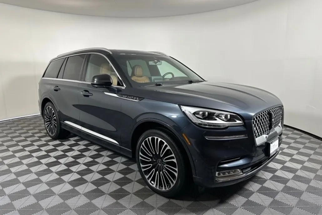 2023 Lincoln Aviator Black Label photo 1
