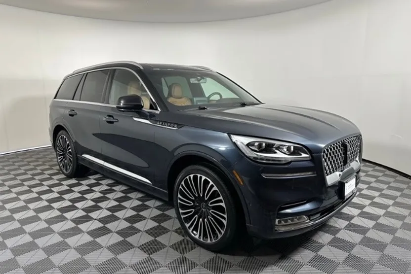 2023 Lincoln Aviator Black Label photo 1