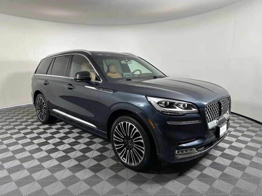 2023 Lincoln Aviator Black Label photo 1