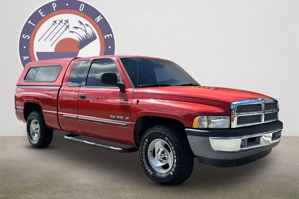 2001 Dodge Ram SLT photo 1