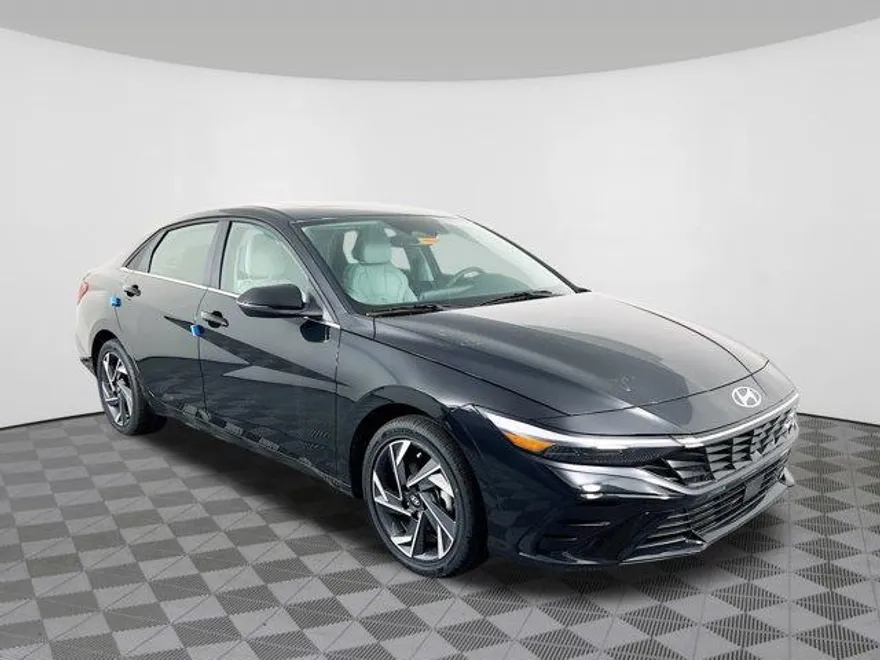 2025 Hyundai Elantra Hybrid Limited photo 1