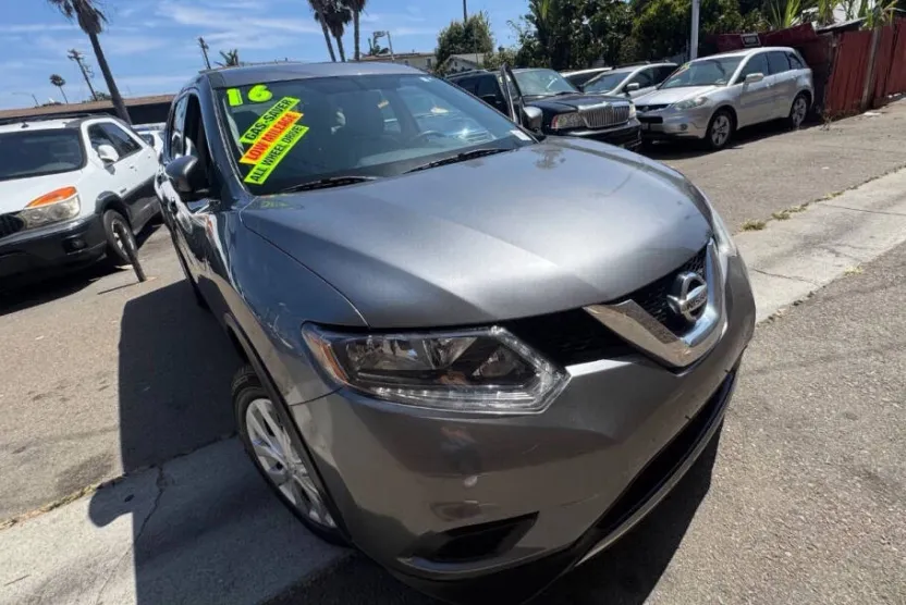 2016 Nissan Rogue S photo 1