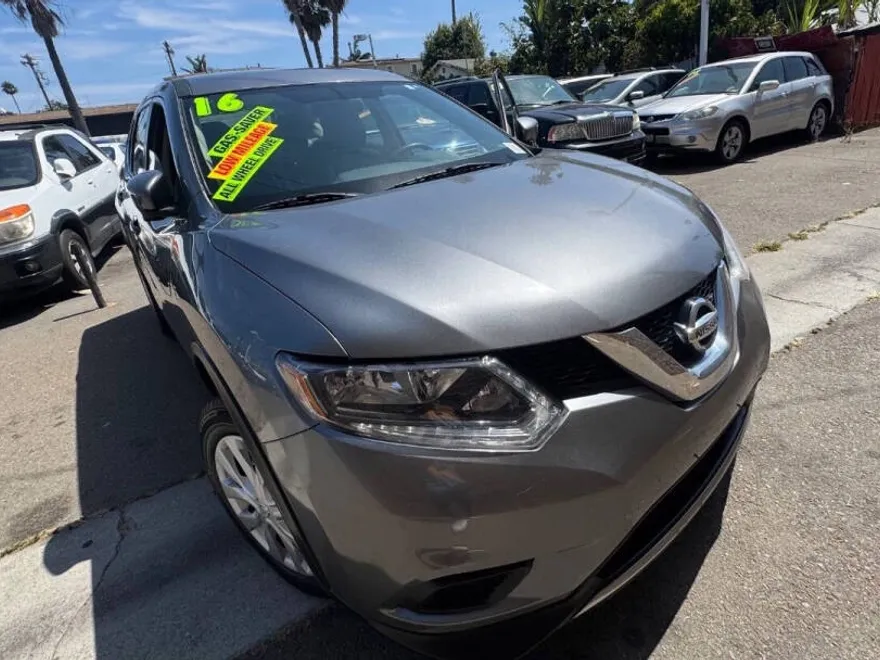 2016 Nissan Rogue S photo 1