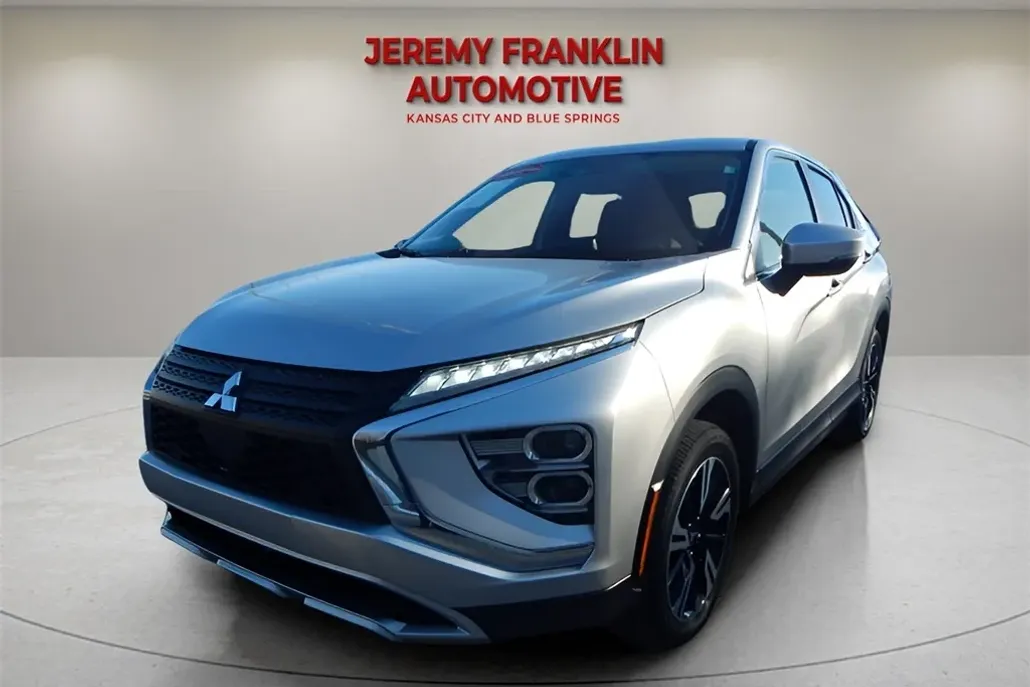 2023 Mitsubishi Eclipse Cross SE photo 1