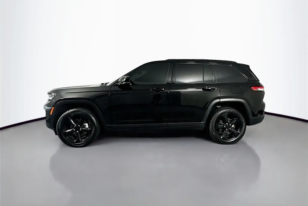 2024 Jeep Grand Cherokee Limited photo 1