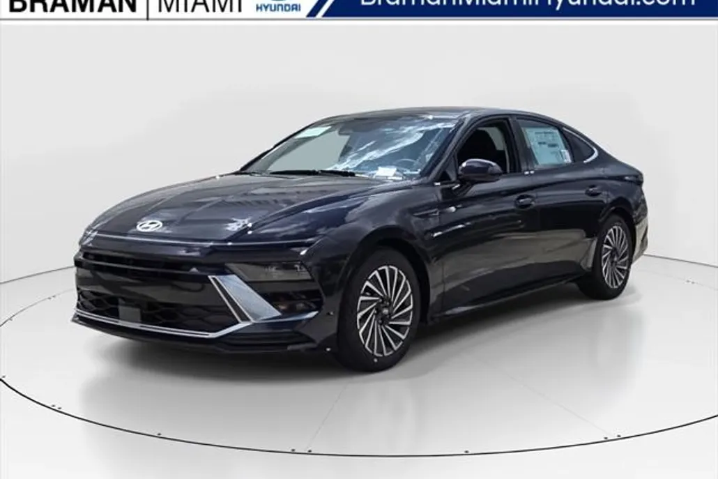 2025 Hyundai Sonata Hybrid Limited photo 1