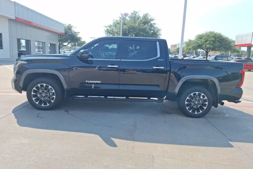 2025 Toyota Tundra CrewMax photo 1