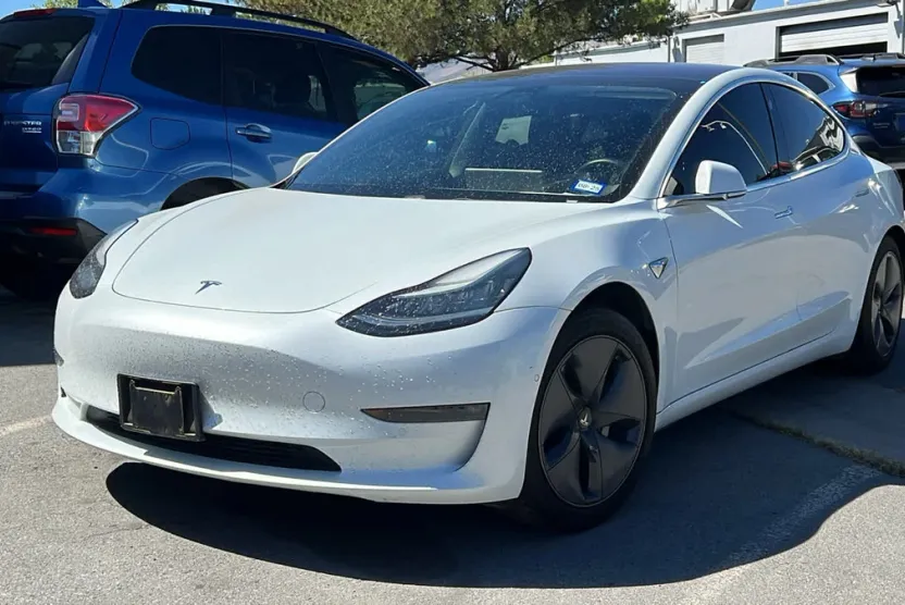 2018 Tesla Model 3 Long Range photo 1