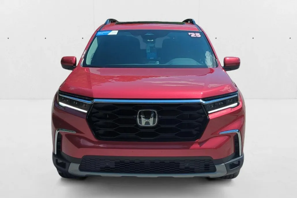 2025 Honda Pilot Touring photo 1