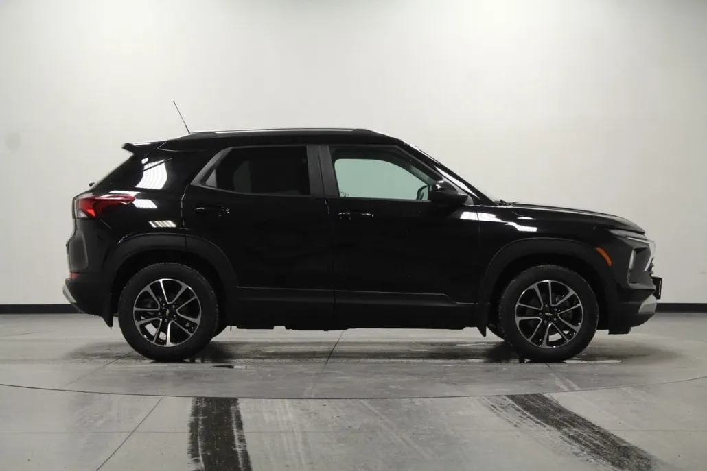 2025 Chevrolet Trailblazer LT photo 1