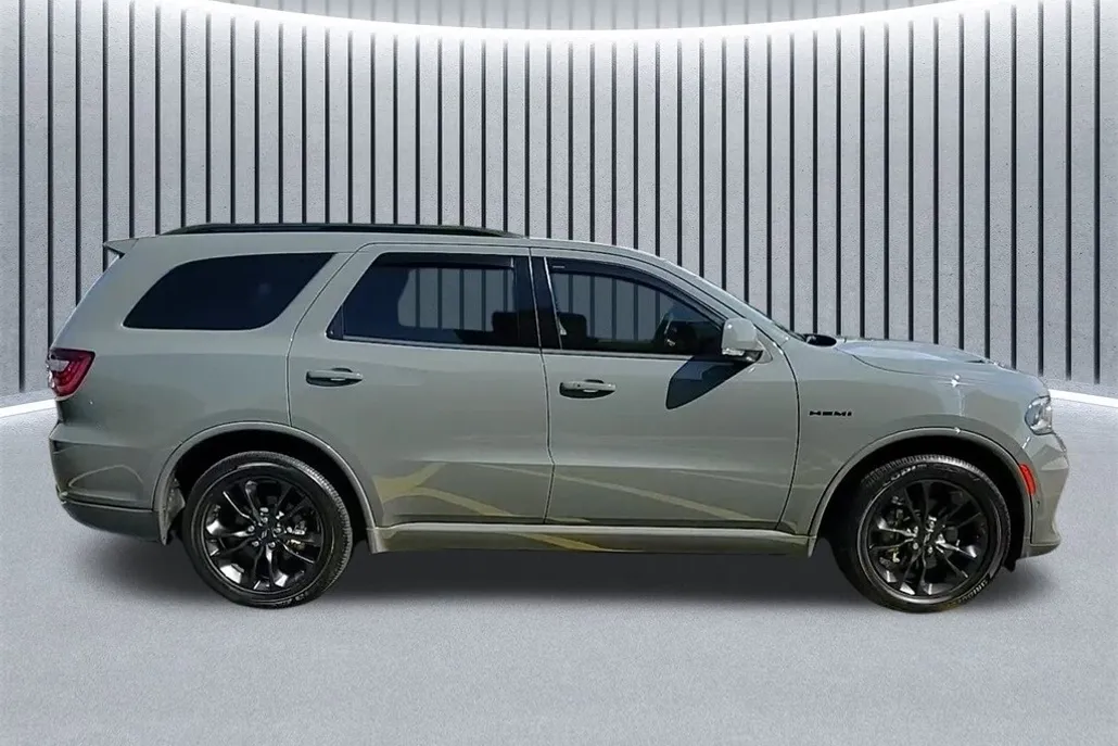 2022 Dodge Durango R/T photo 1
