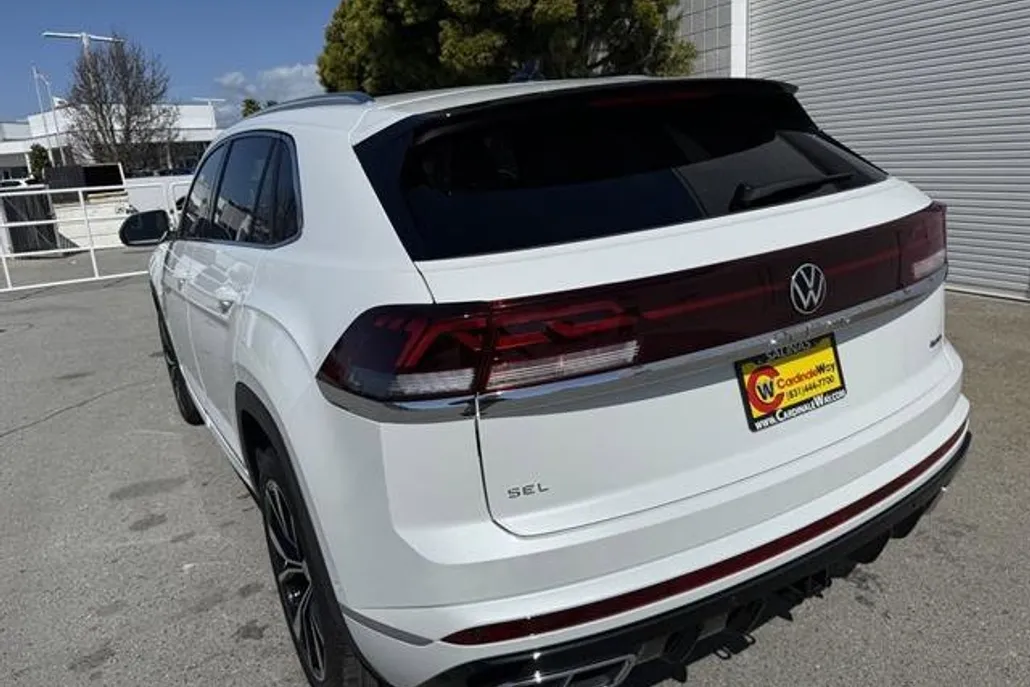 2025 Volkswagen Atlas Cross Sport SEL Premium R-Line photo 1