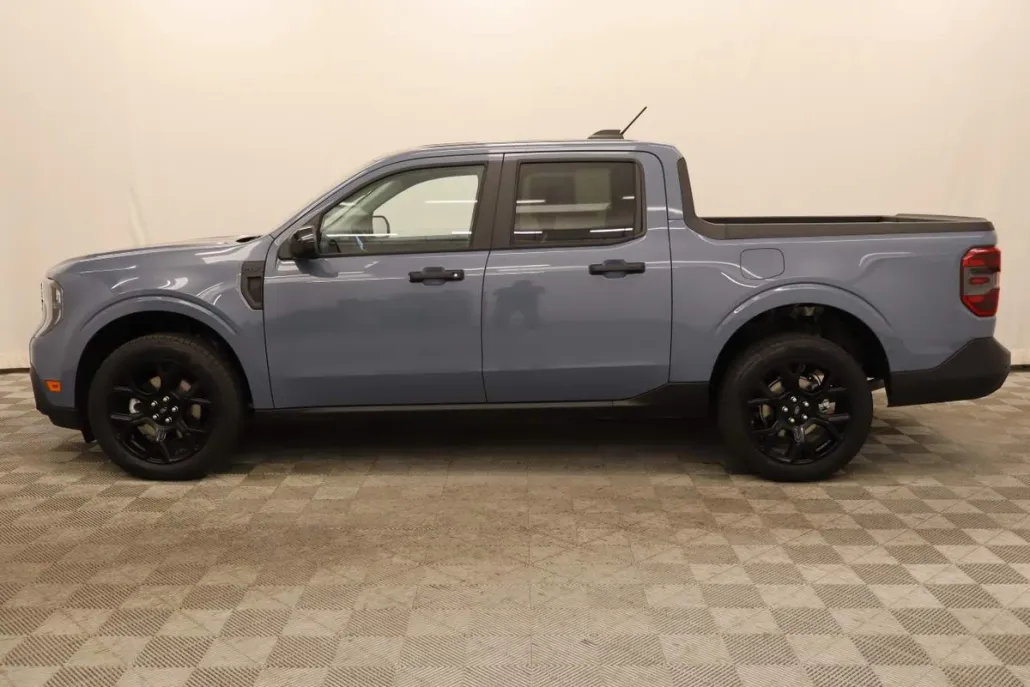 2025 Ford Maverick XLT photo 1