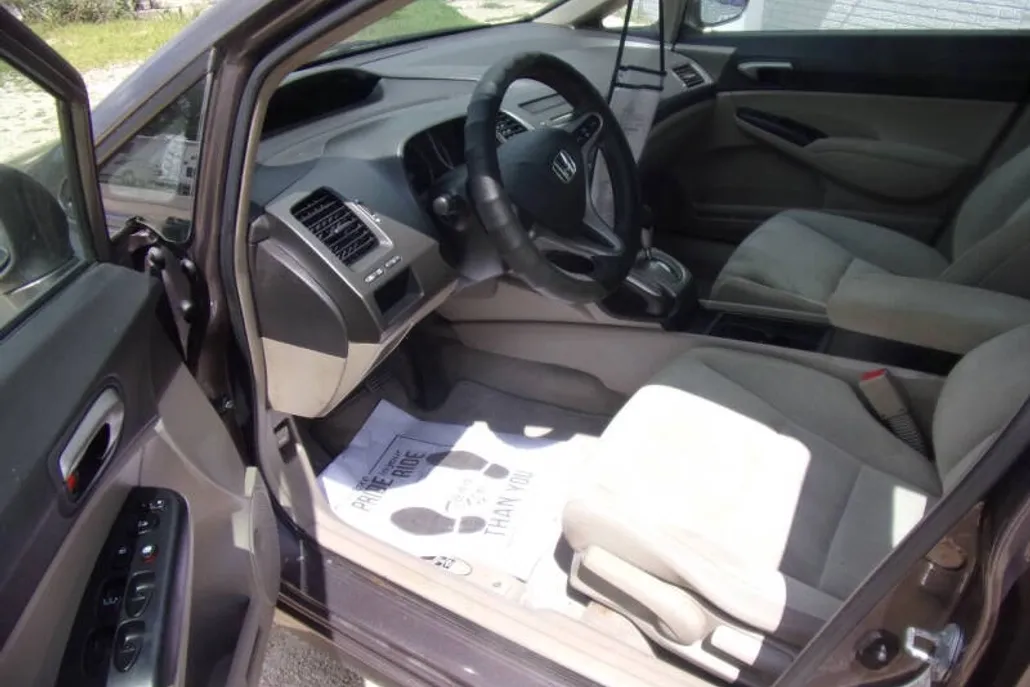 2011 Honda Civic LX photo 1