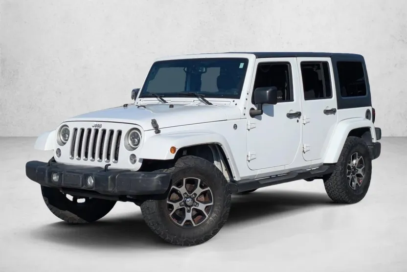 2016 Jeep Wrangler Unlimited Sahara photo 1