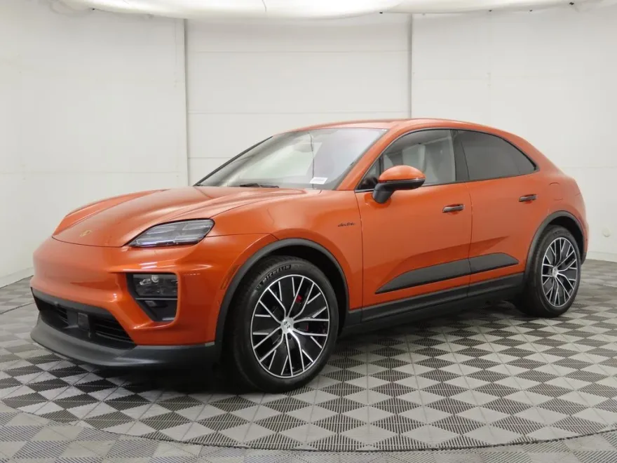 2025 Porsche Macan Electric photo 1