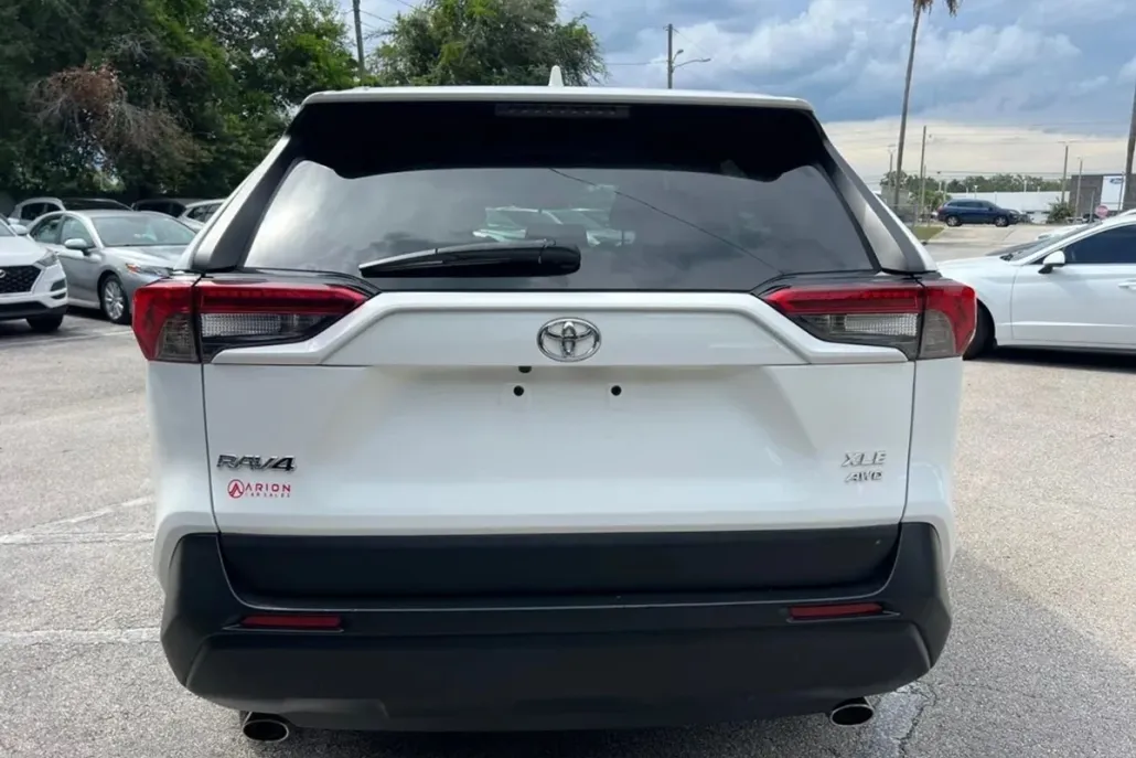2021 Toyota RAV4 XLE Sport photo 1