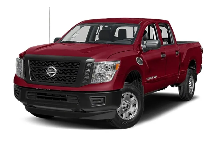 2017 Nissan Titan SL Crew Cab photo 1