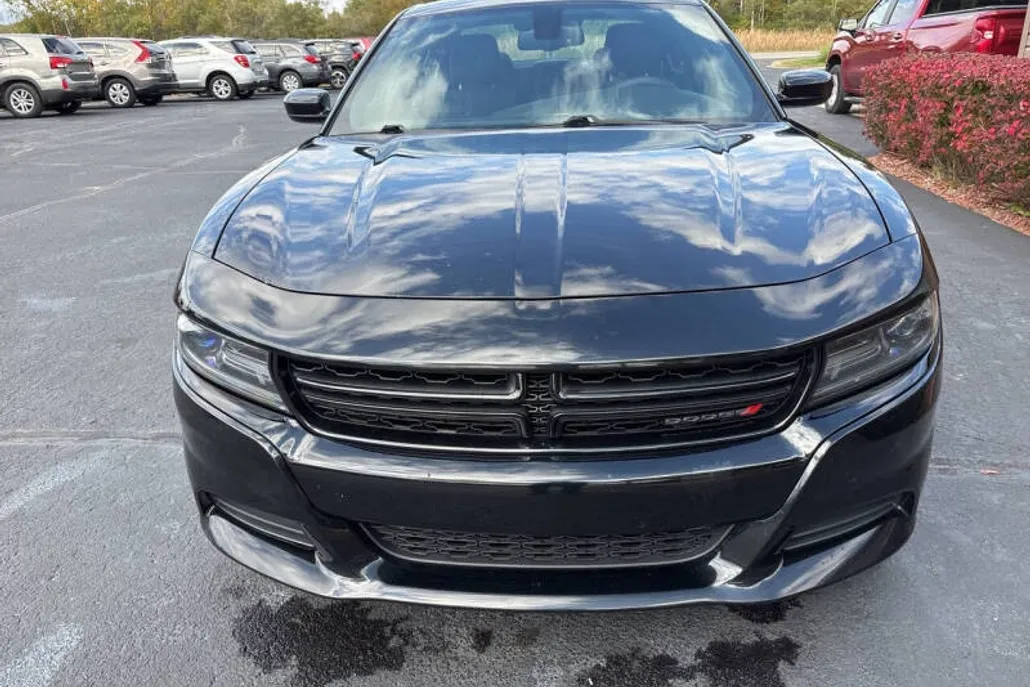 2015 Dodge Charger SXT photo 1