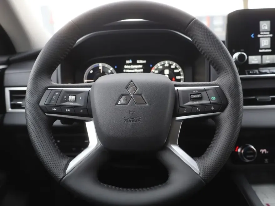 2025 Mitsubishi Outlander PHEV SE photo 36