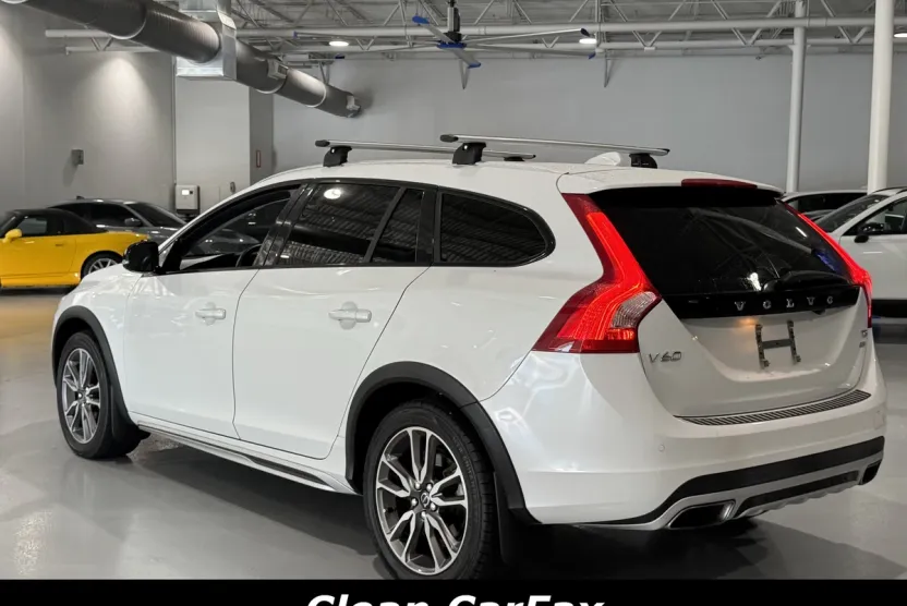 2018 Volvo V60 Cross Country T5 AWD photo 1