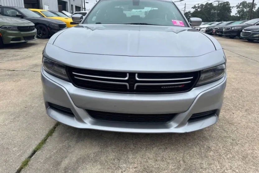 2016 Dodge Charger SE photo 1