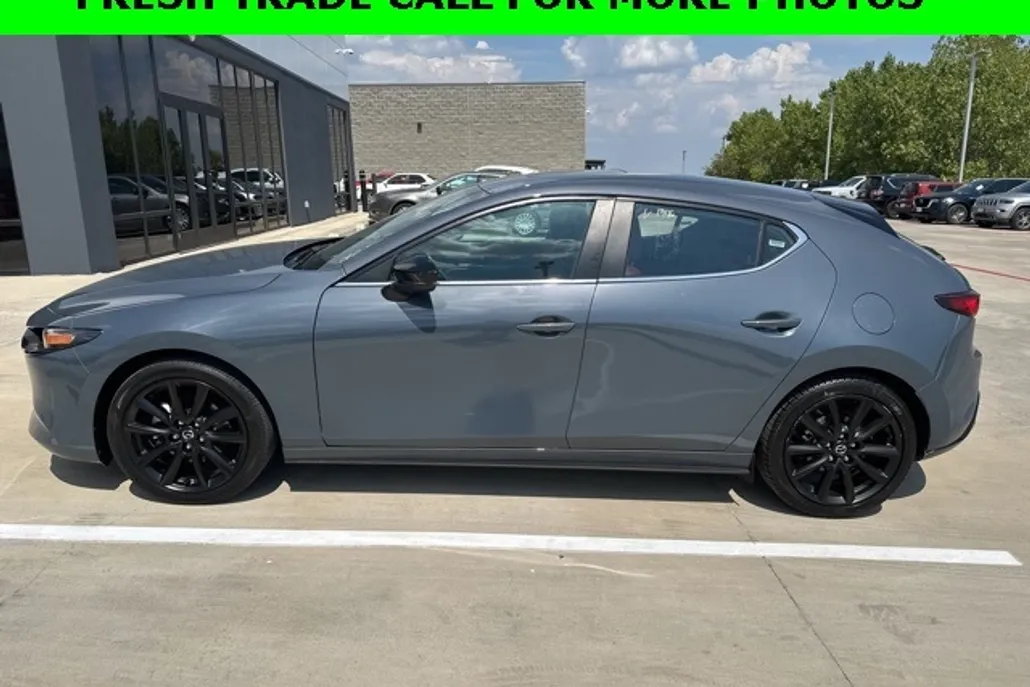 2024 Mazda Mazda3 2.5 s Carbon photo 1