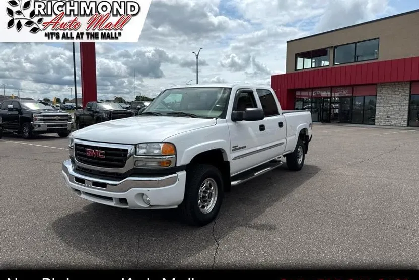2005 Gmc Sierra SLE photo 1