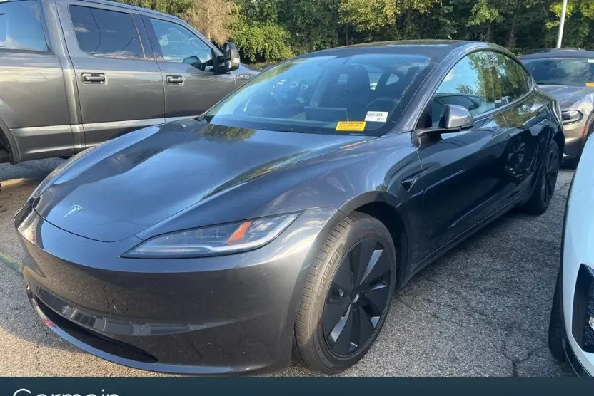 2024 Tesla Model 3 Long Range photo 1