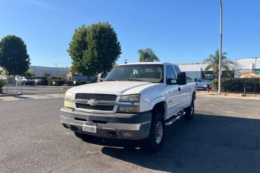 2004 Chevrolet Silverado 2500HD LS photo 1