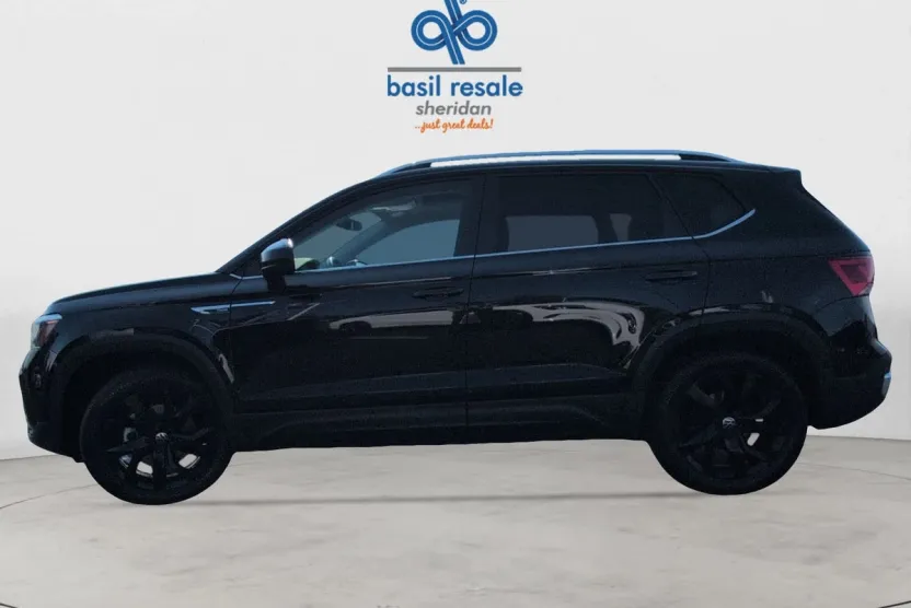 2022 Volkswagen Taos SE photo 1