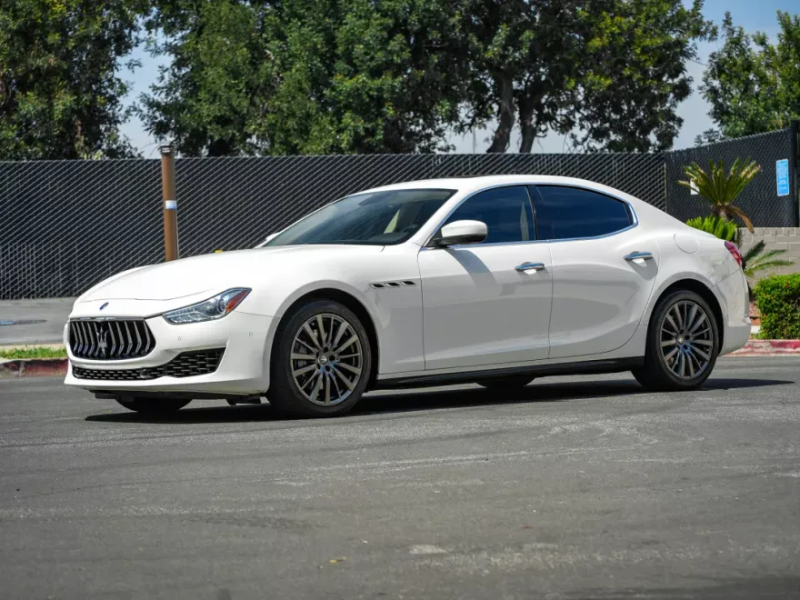 2018 Maserati Ghibli photo 1